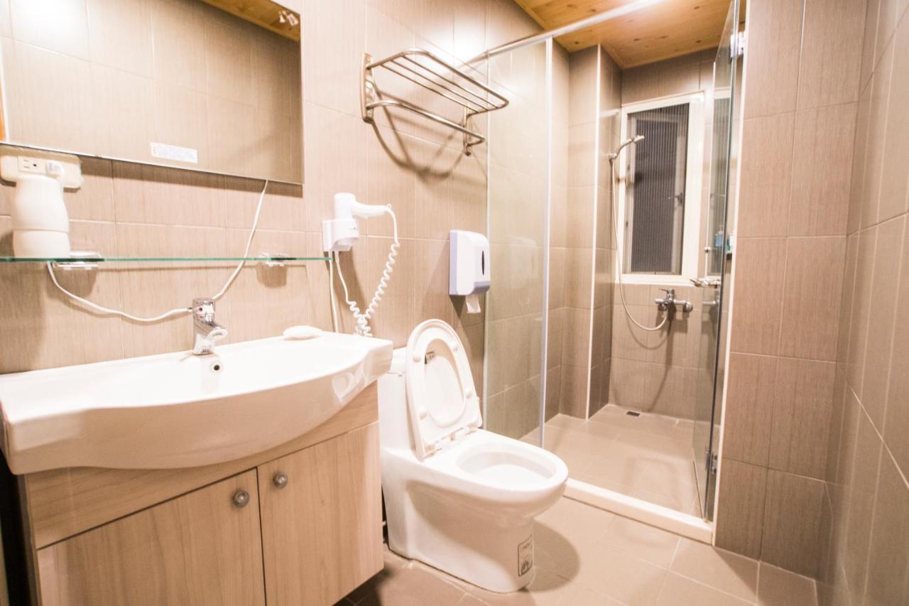 Railway Traveler B&B T'ai-tung Exterior foto